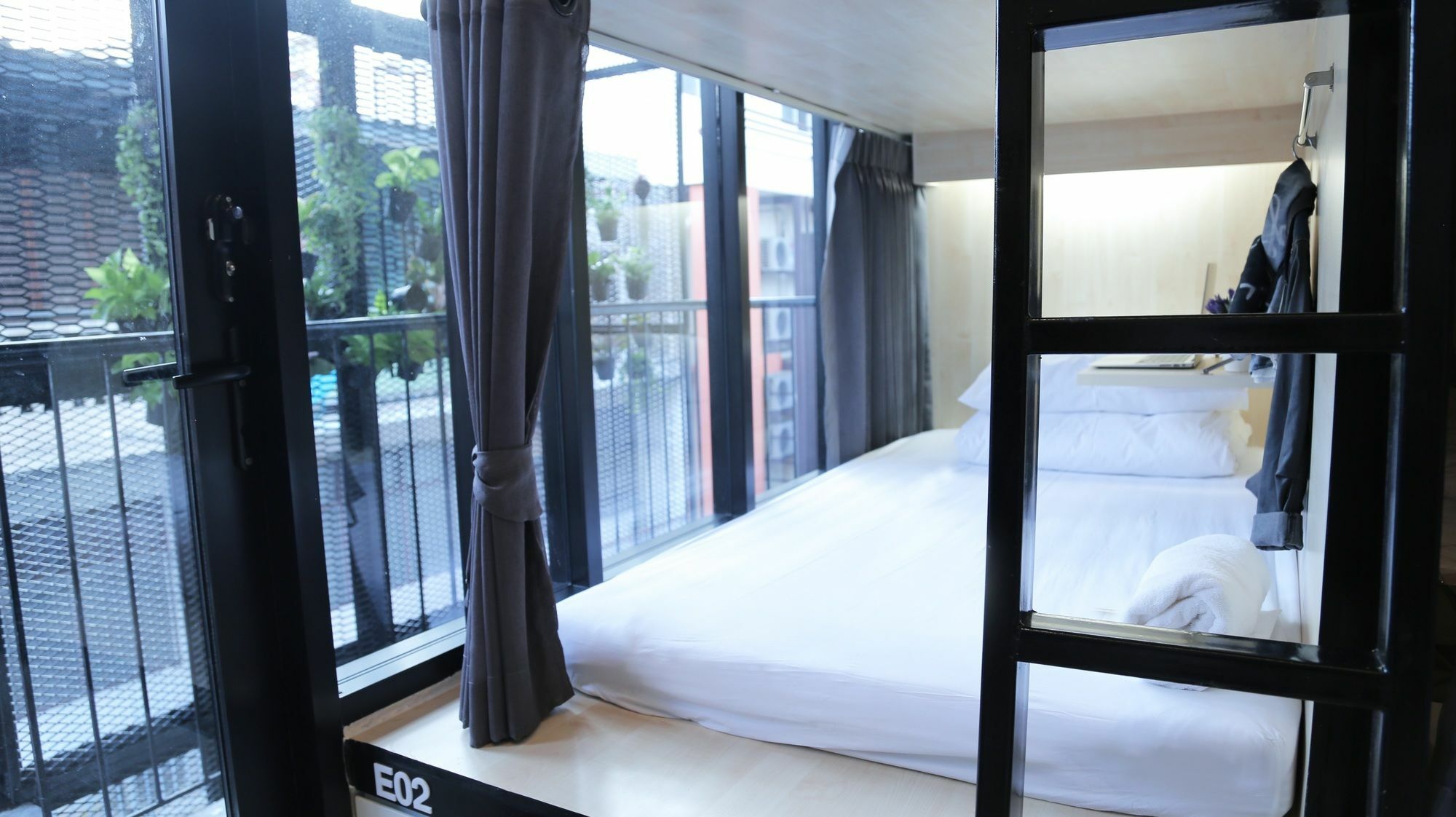 Lamurr Sukhumvit 41 Бангкок Экстерьер фото
