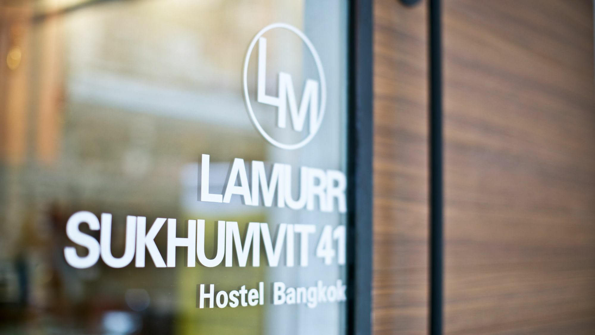 Lamurr Sukhumvit 41 Бангкок Экстерьер фото