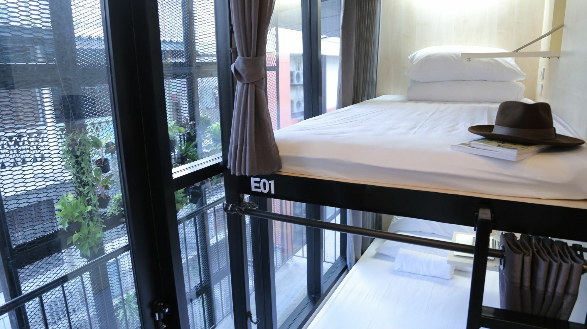 Lamurr Sukhumvit 41 Бангкок Экстерьер фото